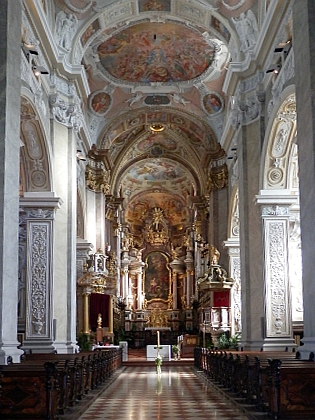 Klášterní kostel v Klosterneuburg v Dolním Rakousku, kde vstoupil do řádu augustiniánů