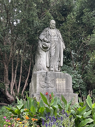 Stifterrův památník na vídeňských Tureckých šancích (Türkenschanzpark)