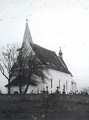 Dva snímky kostela sv. Vavřince u Štítar