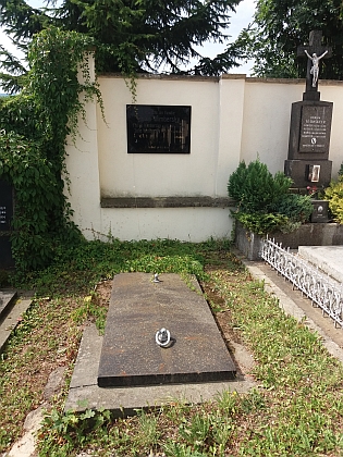 Rodinná hrobka na hřbitově v Prachaticích