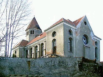 V poválečných letech podléhala synagoga postupné devastaci