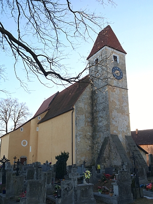 Kostel sv. Bartoloměje v rodných Malontech