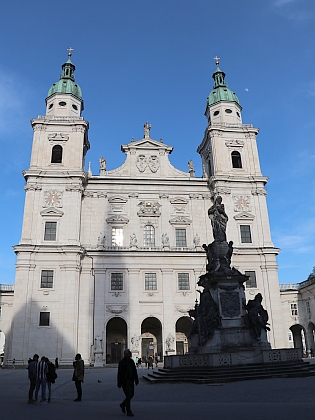 Na prostranství před salcburskou katedrálou je dodnes při tamním divadelním festivalu dáván jeho "Jedermann"