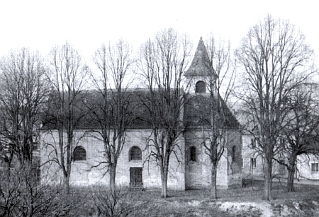 Kostel sv. Víta v Mířkově na snímku Zdeňka Procházky z roku 1986