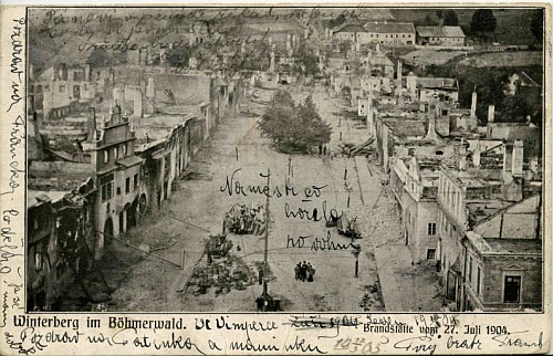 Dvě pohlednice vimperského náměstí po požáru v červenci 1904