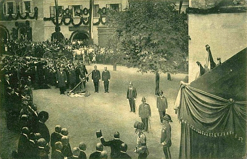Císař pán ve Vimperku 8. září roku 1905 (viz i Franz Woldrich)