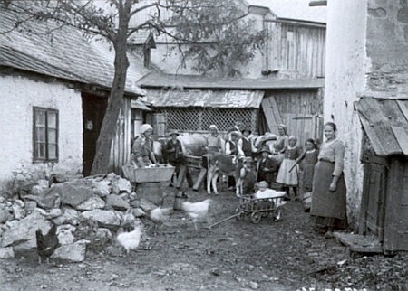 Tento snímek Josefa Seidela z téhož roku 1916 je popsán Ilgovým jménem