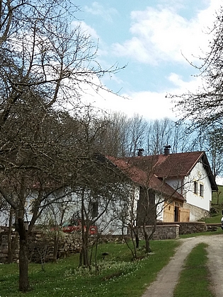 Rodný dům čp. 15 v Kovářově na snímcích z roku 2021