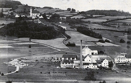 Ktiš s Ktišským mlýnem na snímku pořízeném někdy kolem roku 1938