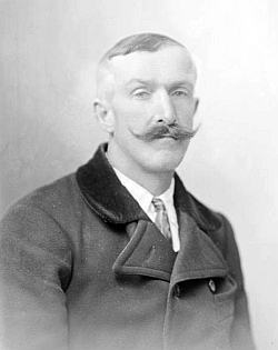 Na jméno a adresu Johann Janda, Oberplan byly u Seidelů zapsány tyto dva snímky z roku 1929