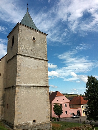 Temná věž hornoplánského kostela
