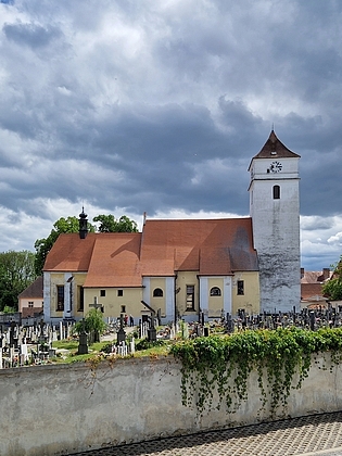 Farní kostel sv. Václava ve Velešíně