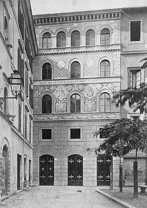 Český hospic v Římě, jehož opravu zaplatil - snímek přibližně z roku 1875 zachycuje stav po opravě