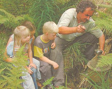 Jeden z jeho filmových dokumentů má podtitul Šumava mezi Mihelou a Vltavou (zde na novinovém snímku rakouská rodina u pramene Mihely na Třístoličníku)