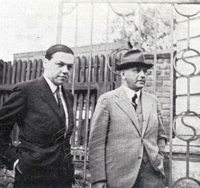Peter Spiro, zmíněný v jeho textu, zde na snímku ze třicátých let 20. století, stojí tu vlevo vedle prezidenta československého sdružení papírenského průmyslu