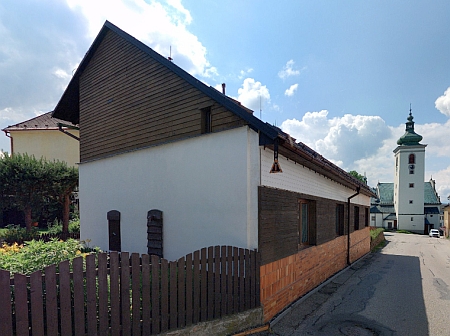 Přestavěný, ale půdorysně nezměněný dům čp. 146 v dnešní volarské ulici 5.&nbsp;května