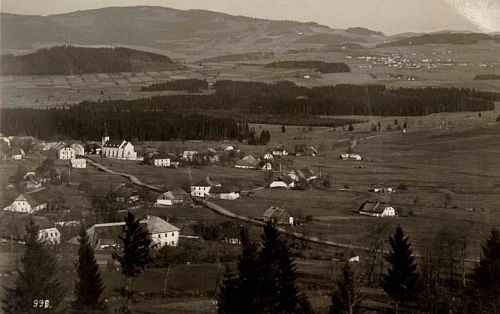 ... v celkovém záběru na pohlednicích Josefa Wolfa a Josefa Seidela ...