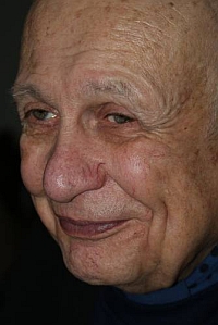 Čelný český překladatel z němčiny Jindřich Pokorný (1927-2014), zeť Bedřicha Fučíka, byl jejím učitelem v době pražských studií