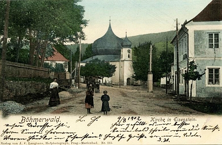 Mariánský kostel v Železné Rudě na pohlednici z roku 1903...