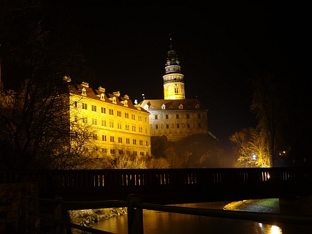 Rodný Český Krumlov na nočním snímku z prosince 2013