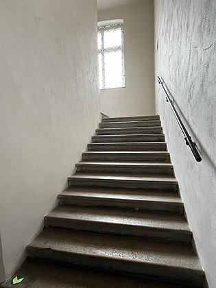 Dnes v někdejší "Kafkárně" na rohu ulic L. B. Schneidera a Boženy Němcové sídlí depozitář Jihočeského muzea