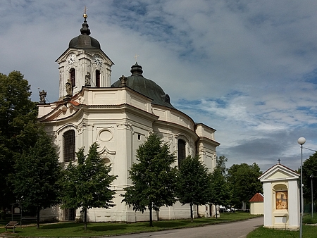 Poutní kostel Panny Marie Bolestné v Dobré Vodě u Českých Budějovic, kde byl pokřtěn