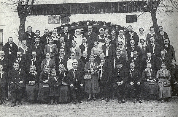 Svatba jejích rodičů v Polné na Šumavě roku 1932