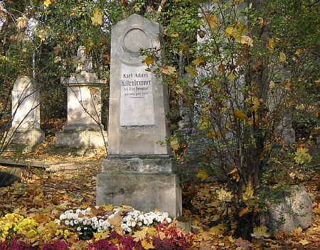 Náhrobní kámen ve vídeňském parku Waldmüllerpark na místě někdejšího hřbitova Matzleinsdorfer Friedhofs