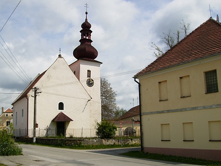 Kostel sv. Martina ve Střížově, kde působil jako kaplan (údajně zde byl pokřtěn Jan Žižka z Trocnova)