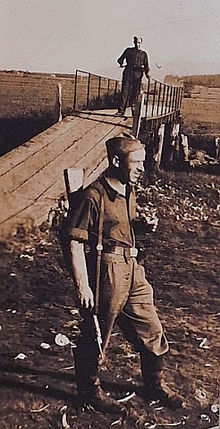 Lávka přes Vltavu u Dobré, kterou v květnu 1945 využili američtí vojáci před bojem o Soumarský most