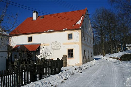 Dochované původní stavení v Lužnici