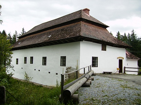 Rybářská bašta u rybníka Olšina je cennou stavební památkou