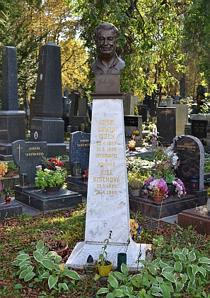 Hrob na Vinohradském hřbitově v Praze