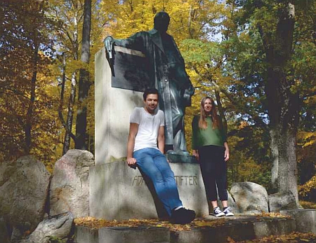 S Janem Němcem v Horní Plané u pomníku Adalberta Stiftera
