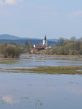 Lužnice při jarním tání u Sankt Martin