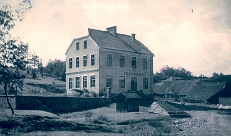 Bývalá škola v Miletínkách na snímcích z let 1940 a 1967