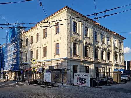 Někdejší jihlavská vyšší reálka, kde studoval