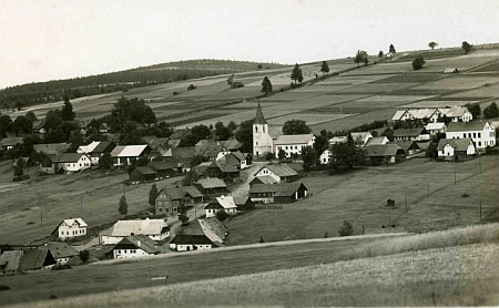 Zhůří pod Javornou na staré pohlednici fotografa Josefa Wolfa z Českého Krumlova