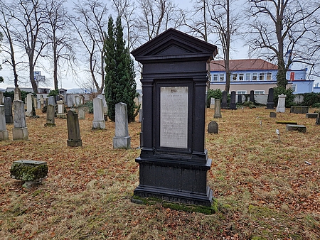 Náhrobek na českobudějovickém židovském hřbitově