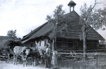 Idylický snímek ze Zhůří, pořízený jednoho odpoledne neidylických čtyřicátých let 20. století