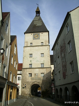 Dva záběry ze zachovalého historického centra Braunau am Inn