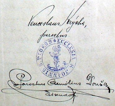 Podpis ve farní kronice je tu doprovázen podpisem Emila Douši
