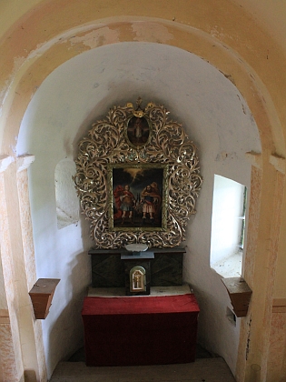 Románská kaple sv Jana a Pavla v Dobrši