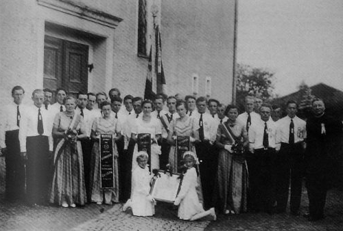 S farníky v bavorském Zenchingu v roce 1953