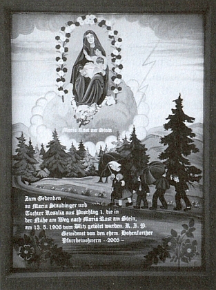 Výklenková kaple, zvaná "Bergmarter", stojící u zaniklého Pošláku, obnovená jeho zásluhou i s votivním obrazem poutníků, zasažených bleskem cestou k Maria Rast