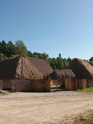 V roce 2023 byl v Trocnově otevřen archeoskansen, který přibližuje dávnou podobu zdejších stavení