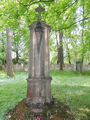 Hrob na českobudějovickém Staroměstském hřbitově