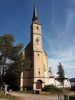 Kostel sv. Filipa a Jakuba a fara v Přední Výtoni