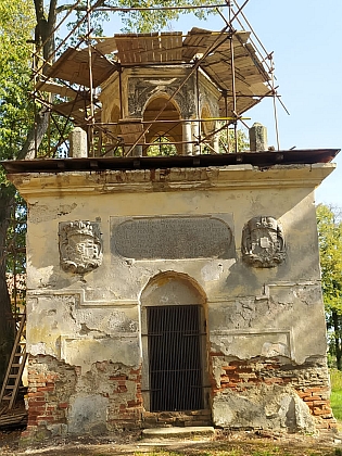 Kaple svaté Anny Sedmibolestné a Božího hrobu u kostela sv. Anny na Vršíčku