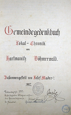 Titulní list hartmanické kroniky a jeho podpis v ní